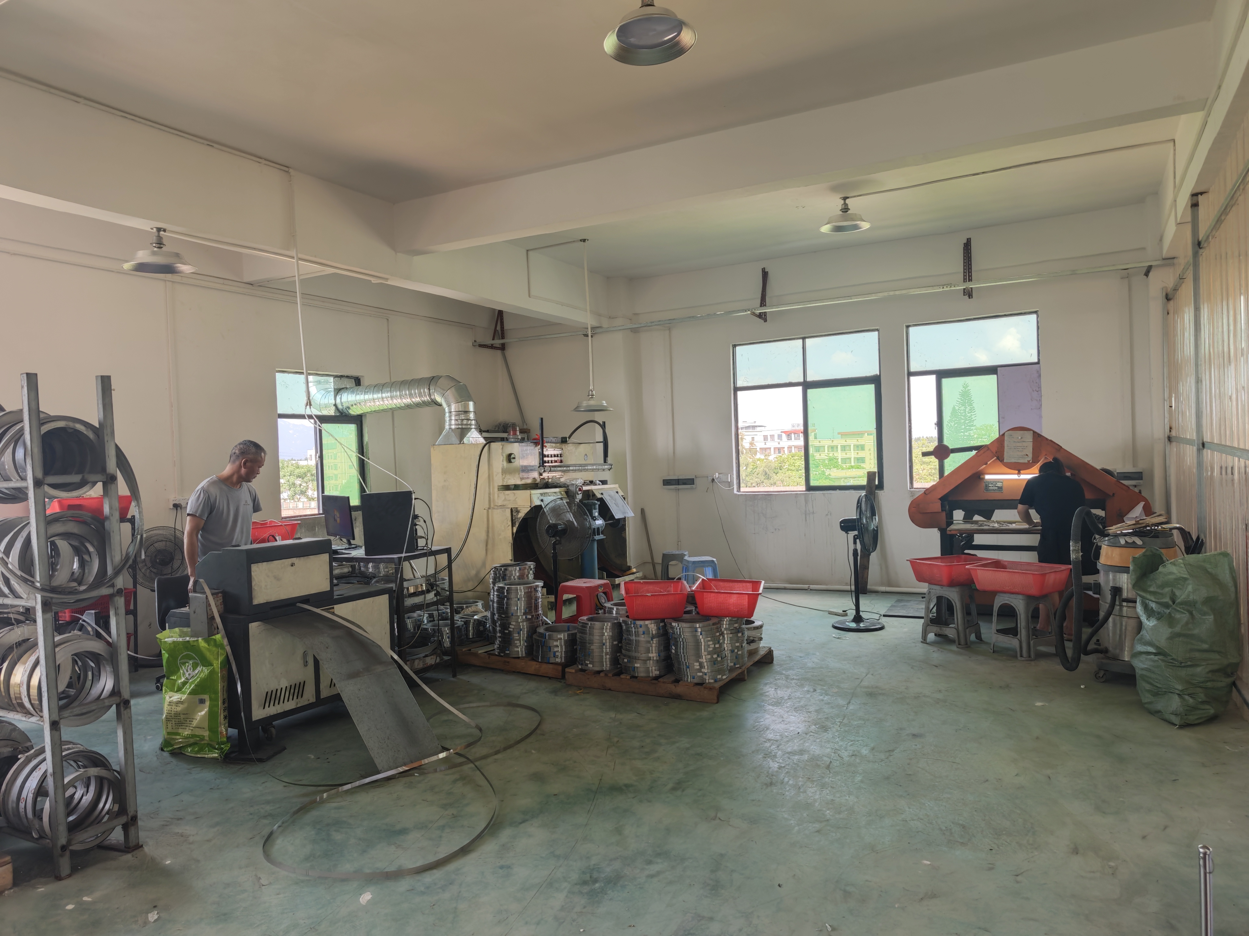 开槽、打磨和拉丝机场景